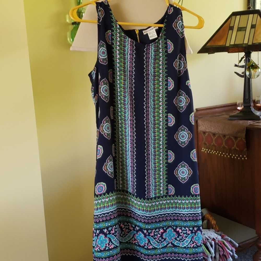 Dress - Picture 2 of 3